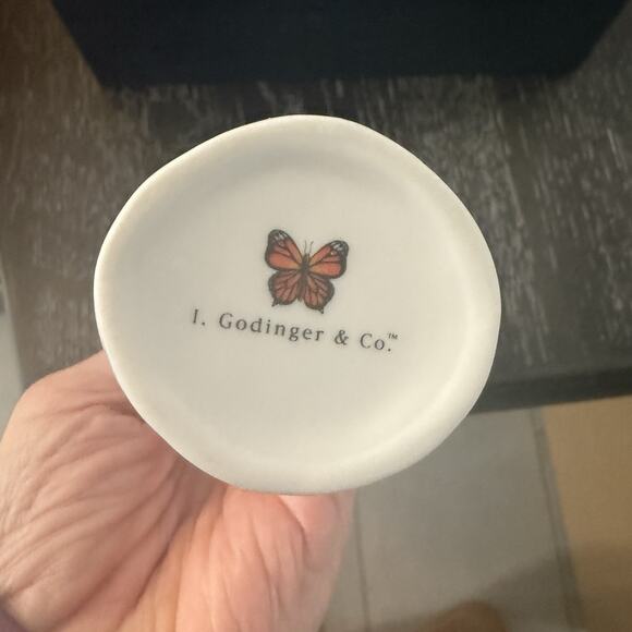 Reflections by I. Godinger & Co. , Set of 3 vases, White Floral Pattern, In Box - Picture 9 of 9